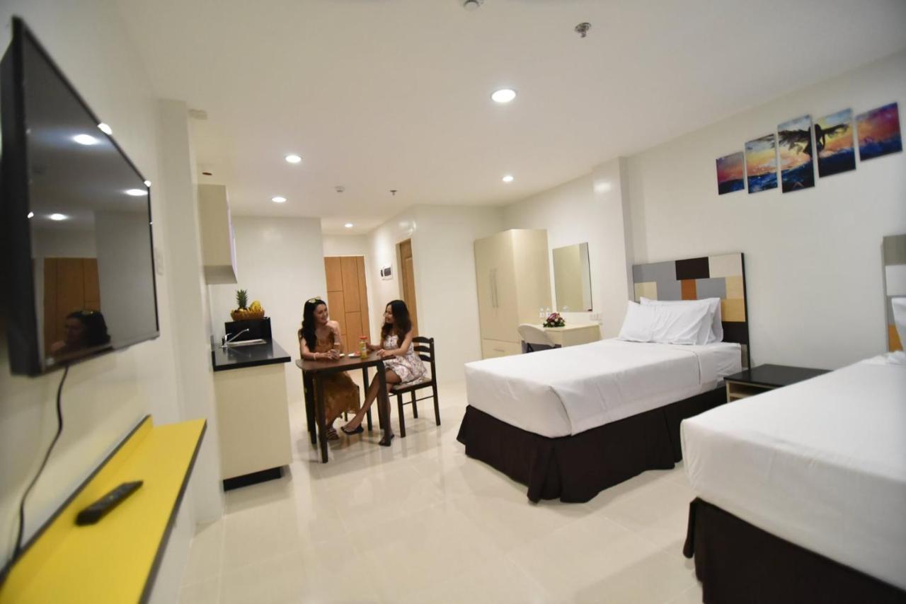Holiday Oceanview Residences And Resort Samal Buitenkant foto