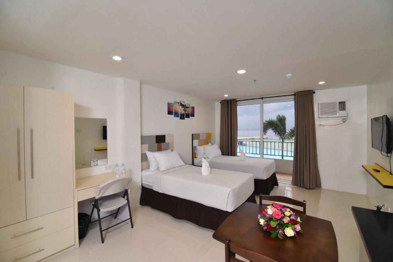 Holiday Oceanview Residences And Resort Samal Buitenkant foto