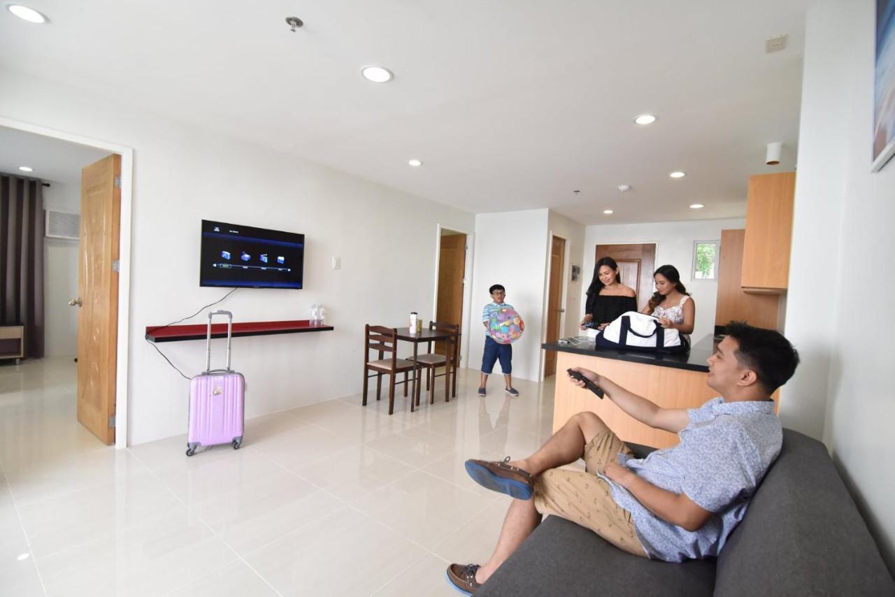 Holiday Oceanview Residences And Resort Samal Buitenkant foto
