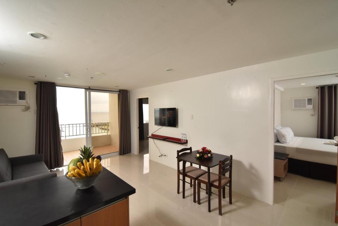Holiday Oceanview Residences And Resort Samal Buitenkant foto